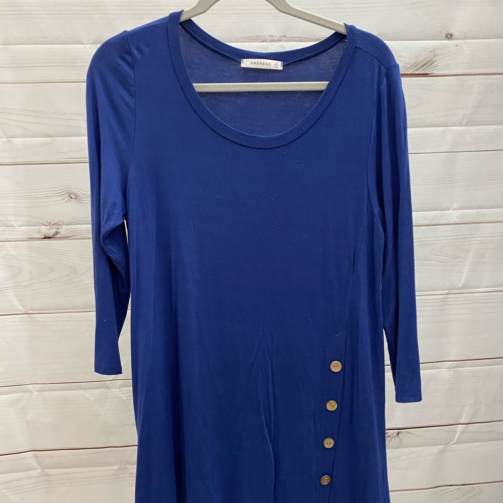 Blue tunic top with 3/4 sleeves